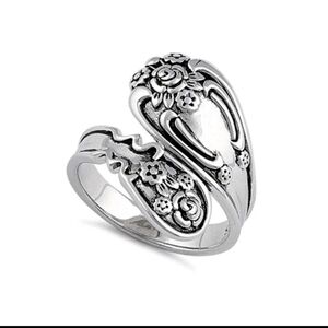 Floral Patterned Silver Ring for Women